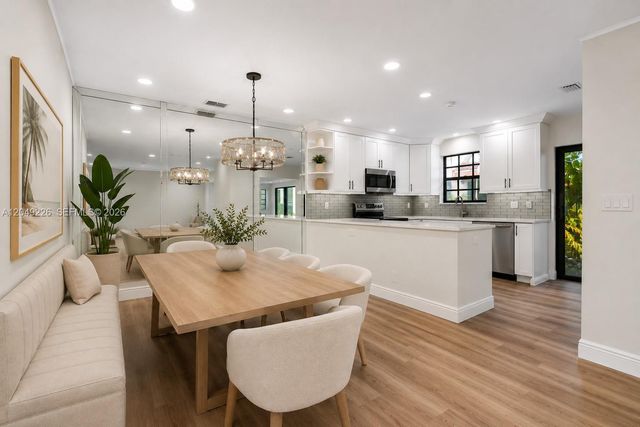 3454 Laurel Oaks Ln, Hollywood, FL 33021