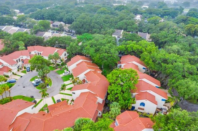 3454 Laurel Oaks Ln, Hollywood, FL 33021