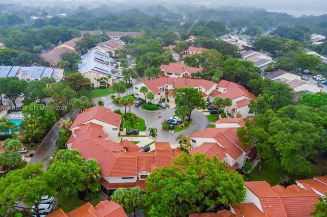 3454 Laurel Oaks Ln, Hollywood, FL 33021