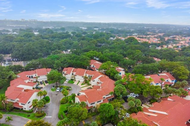 3454 Laurel Oaks Ln, Hollywood, FL 33021
