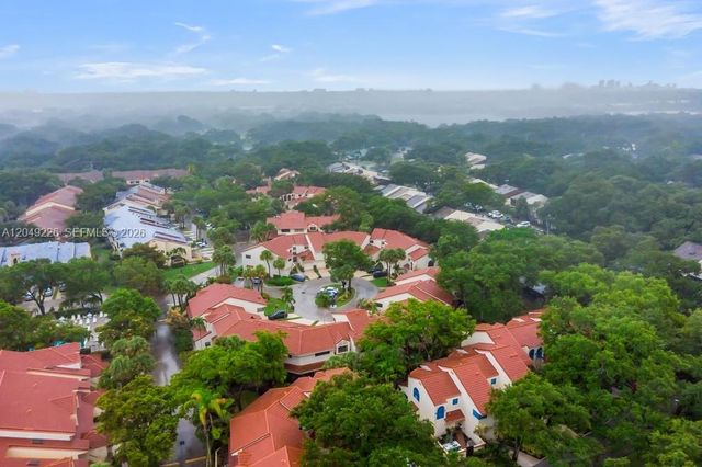 3454 Laurel Oaks Ln, Hollywood, FL 33021