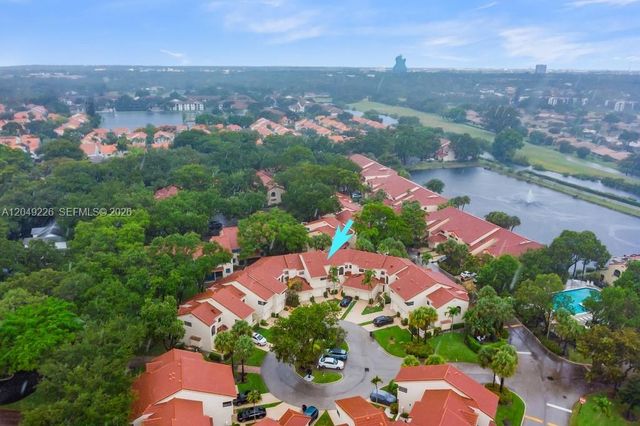 3454 Laurel Oaks Ln, Hollywood, FL 33021