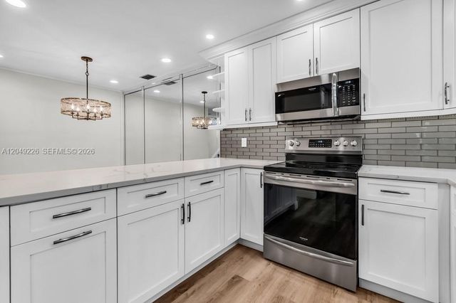 3454 Laurel Oaks Ln, Hollywood, FL 33021
