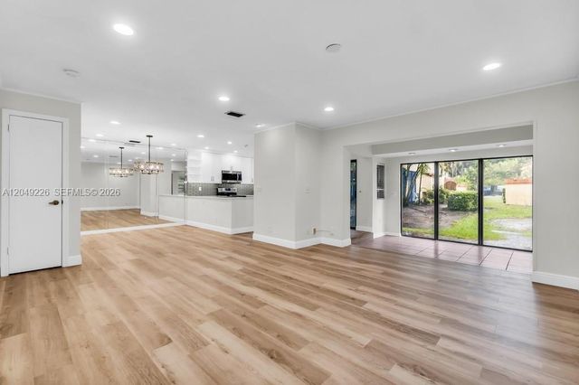 3454 Laurel Oaks Ln, Hollywood, FL 33021