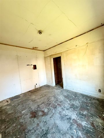 2146 Capitol Avenue, Des Moines, IA 50317