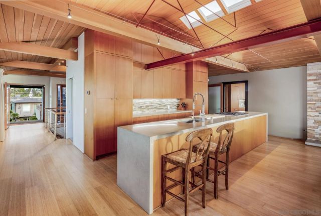 330 Neptune Ave, Encinitas, CA 92024