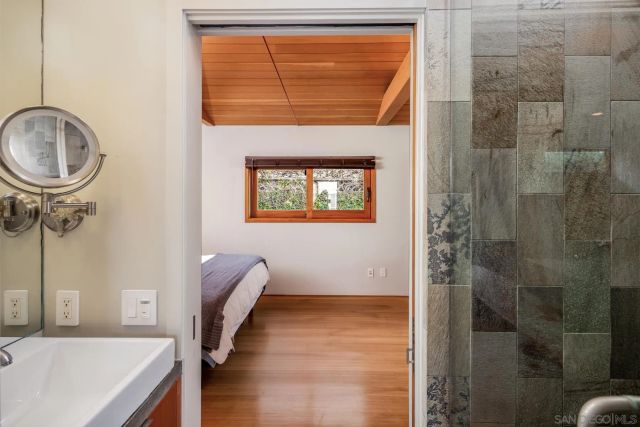330 Neptune Ave, Encinitas, CA 92024