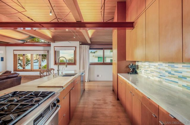 330 Neptune Ave, Encinitas, CA 92024