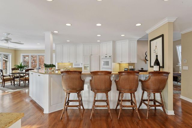 7011 Willow Creek Road, Eden Prairie, MN 55344