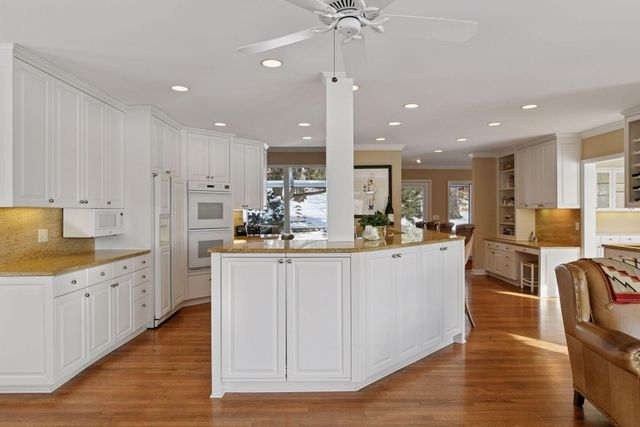 7011 Willow Creek Road, Eden Prairie, MN 55344