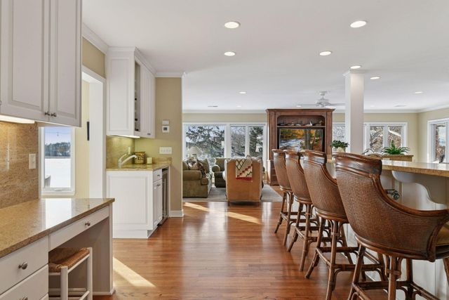 7011 Willow Creek Road, Eden Prairie, MN 55344