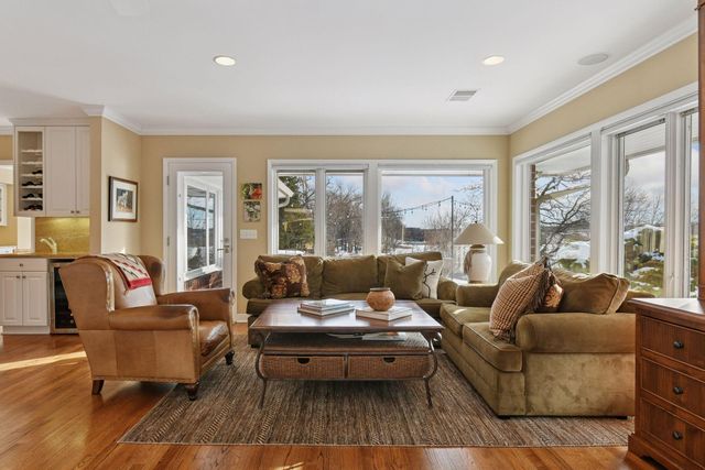 7011 Willow Creek Road, Eden Prairie, MN 55344