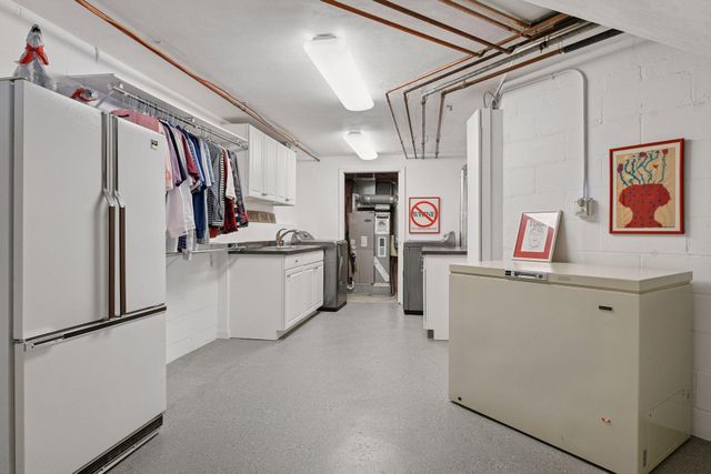 7011 Willow Creek Road, Eden Prairie, MN 55344