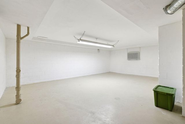 7011 Willow Creek Road, Eden Prairie, MN 55344