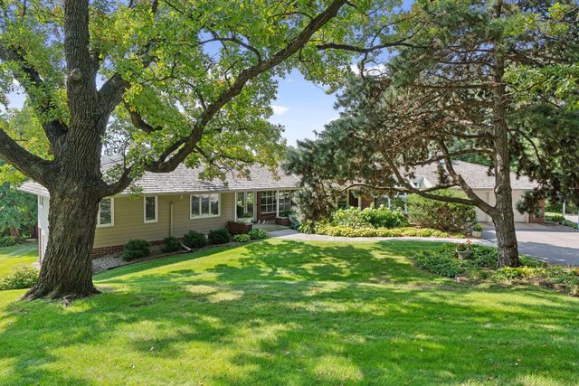 7011 Willow Creek Road, Eden Prairie, MN 55344