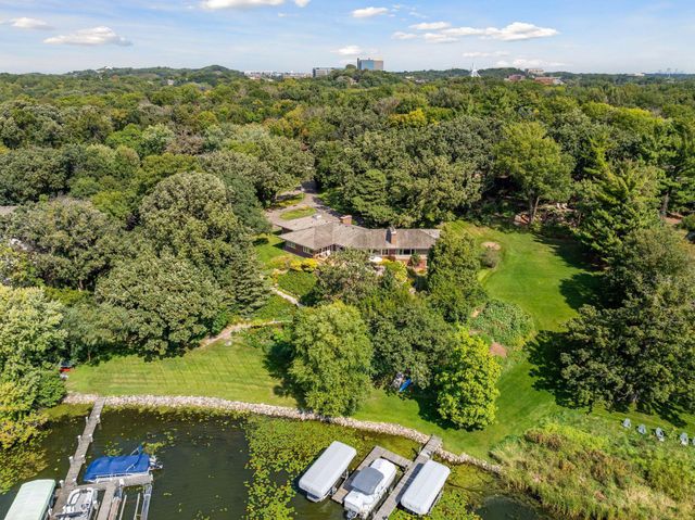 7011 Willow Creek Road, Eden Prairie, MN 55344