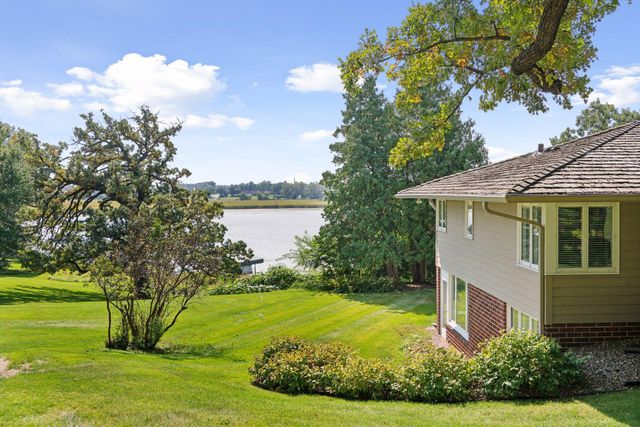 7011 Willow Creek Road, Eden Prairie, MN 55344