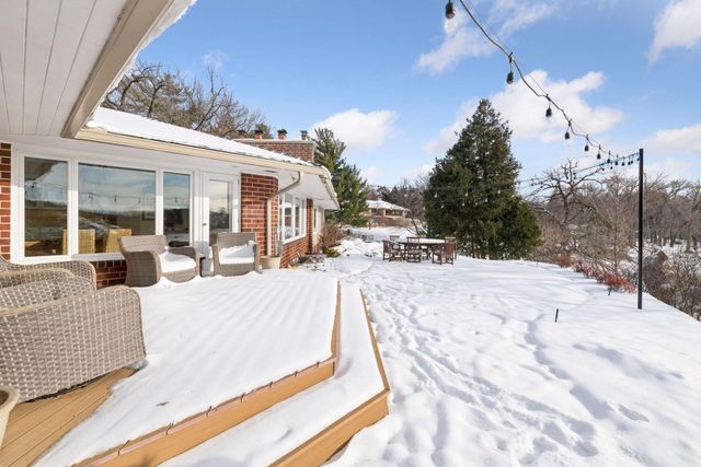 7011 Willow Creek Road, Eden Prairie, MN 55344