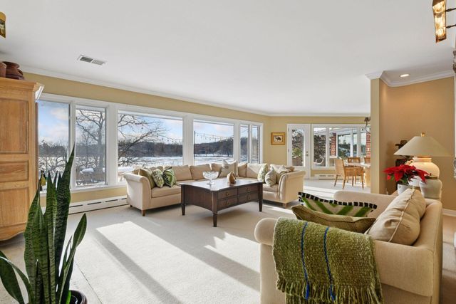 7011 Willow Creek Road, Eden Prairie, MN 55344