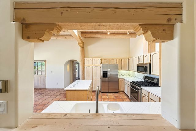 25 Estambre Road, Santa Fe, NM 87508