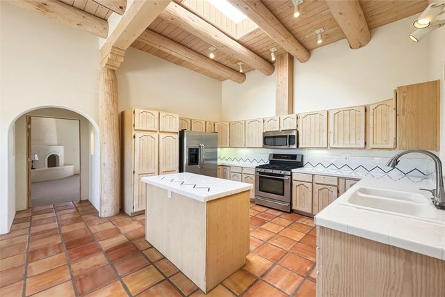 25 Estambre Road, Santa Fe, NM 87508