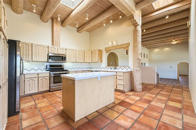 25 Estambre Road, Santa Fe, NM 87508