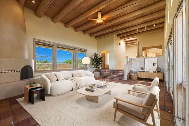 25 Estambre Road, Santa Fe, NM 87508