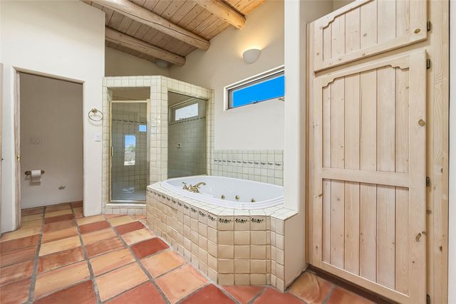 25 Estambre Road, Santa Fe, NM 87508