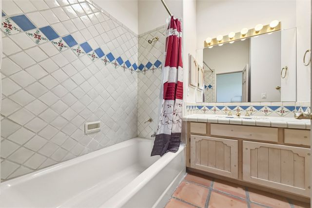 25 Estambre Road, Santa Fe, NM 87508