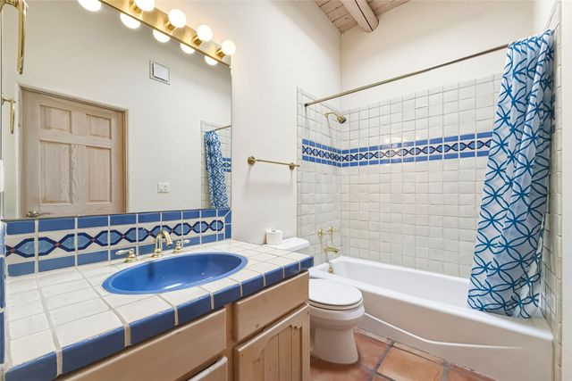 25 Estambre Road, Santa Fe, NM 87508