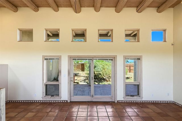 25 Estambre Road, Santa Fe, NM 87508