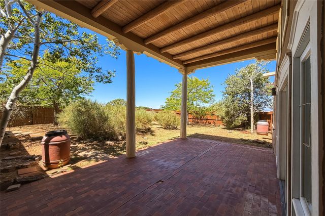 25 Estambre Road, Santa Fe, NM 87508