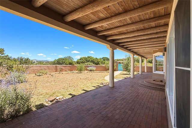 25 Estambre Road, Santa Fe, NM 87508