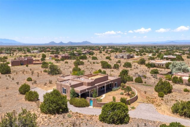 25 Estambre Road, Santa Fe, NM 87508