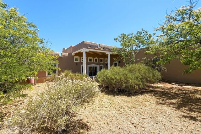 25 Estambre Road, Santa Fe, NM 87508
