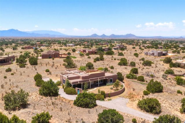 25 Estambre Road, Santa Fe, NM 87508
