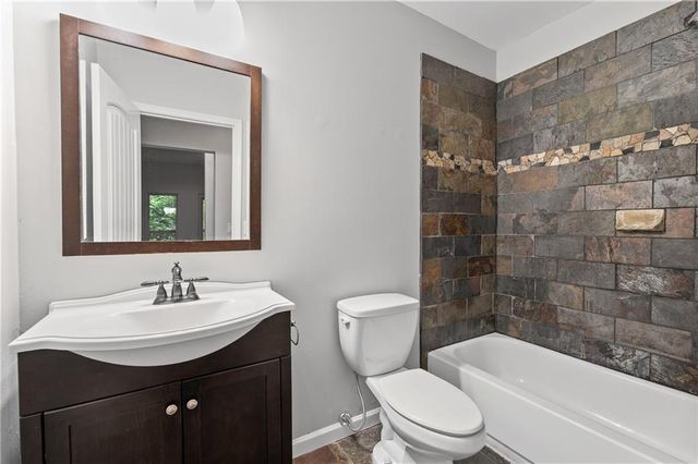6865 N Creekside Point, Cumming, GA 30041