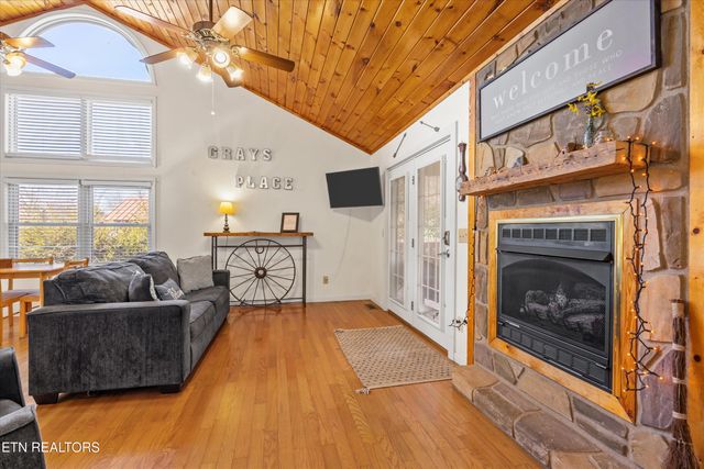 3267 Cosby Creek Rd, Cosby, TN 37722