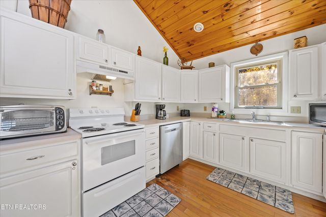 3267 Cosby Creek Rd, Cosby, TN 37722