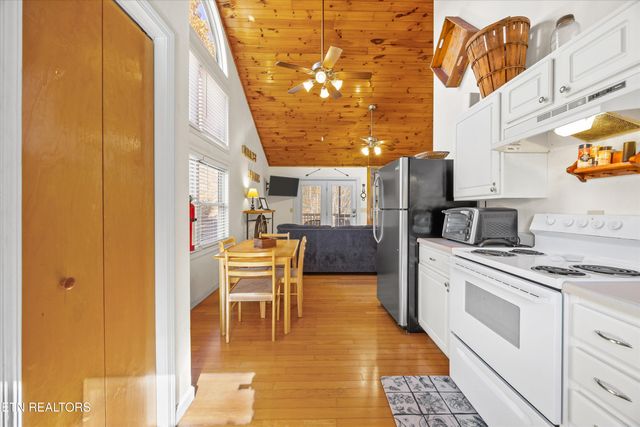 3267 Cosby Creek Rd, Cosby, TN 37722