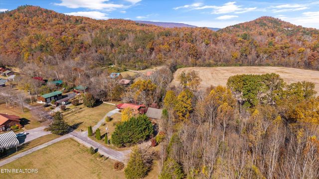 3267 Cosby Creek Rd, Cosby, TN 37722