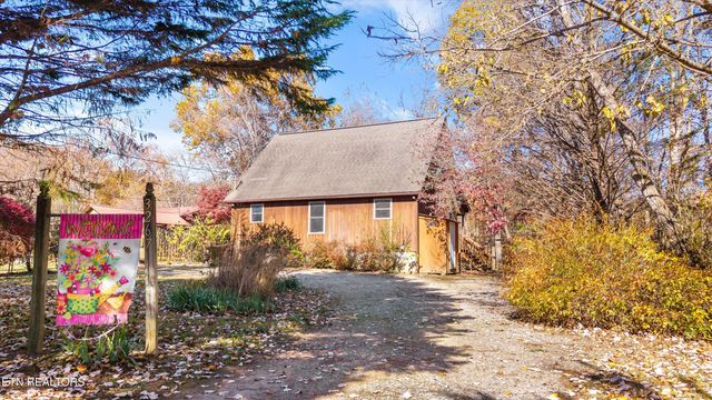 3267 Cosby Creek Rd, Cosby, TN 37722