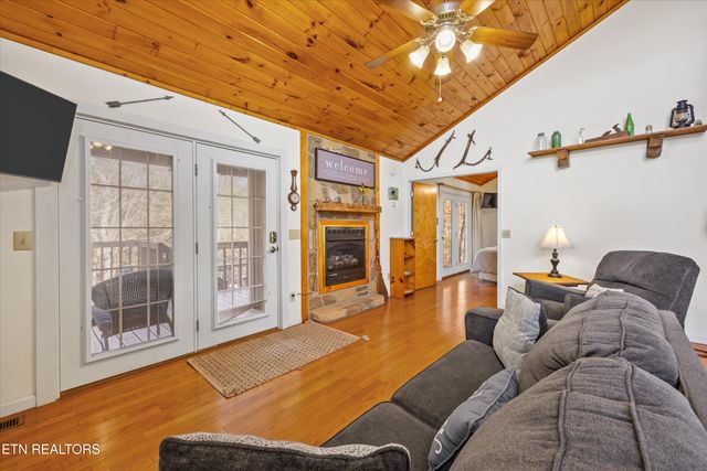 3267 Cosby Creek Rd, Cosby, TN 37722