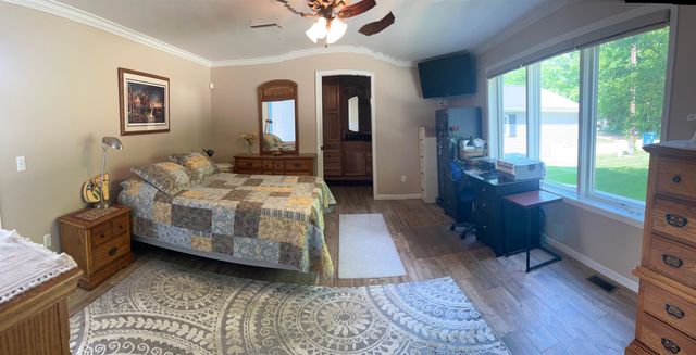 4411 Betty Lee Boulevard, Gladwin, MI 48624