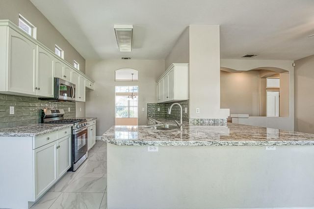 5484 El Paso, Fresno, CA 93722