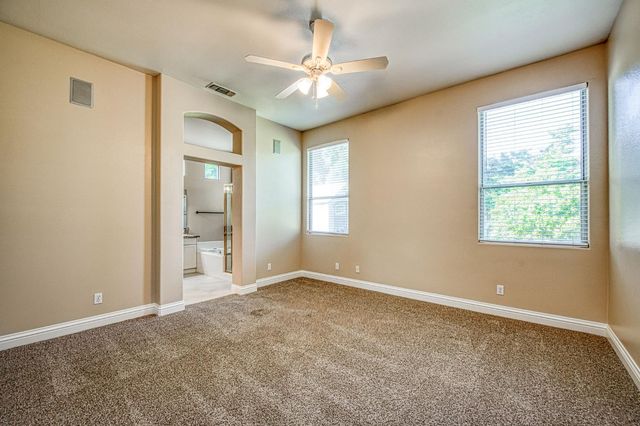 5484 El Paso, Fresno, CA 93722