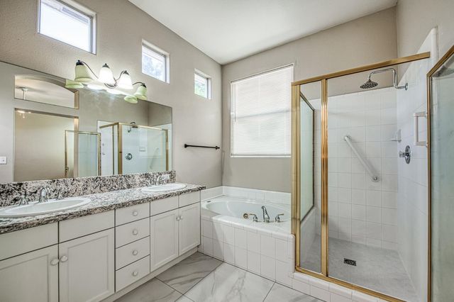 5484 El Paso, Fresno, CA 93722