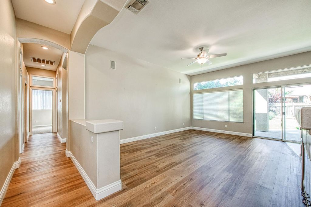 Image 10 of property listing at 5484 El Paso, Fresno, CA 93722