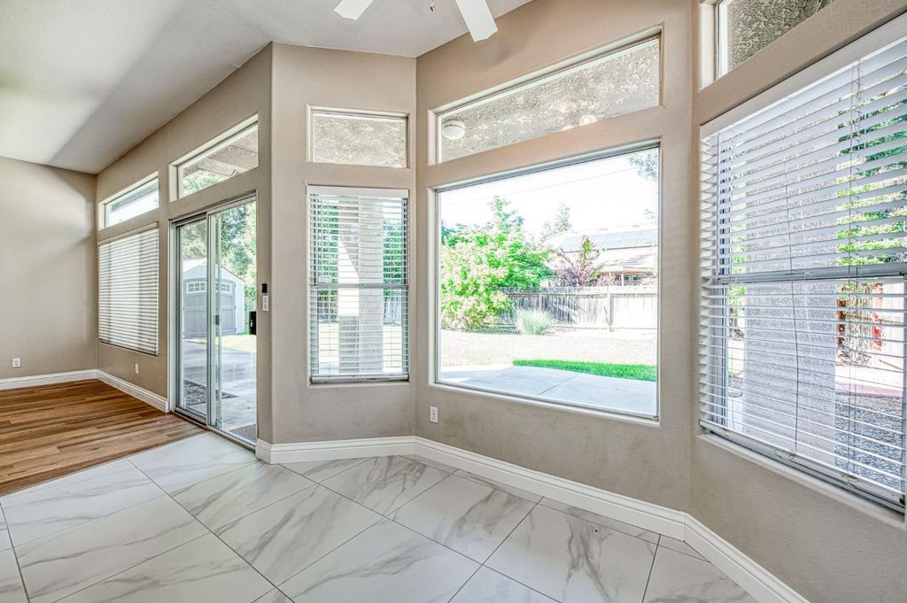 Image 16 of property listing at 5484 El Paso, Fresno, CA 93722