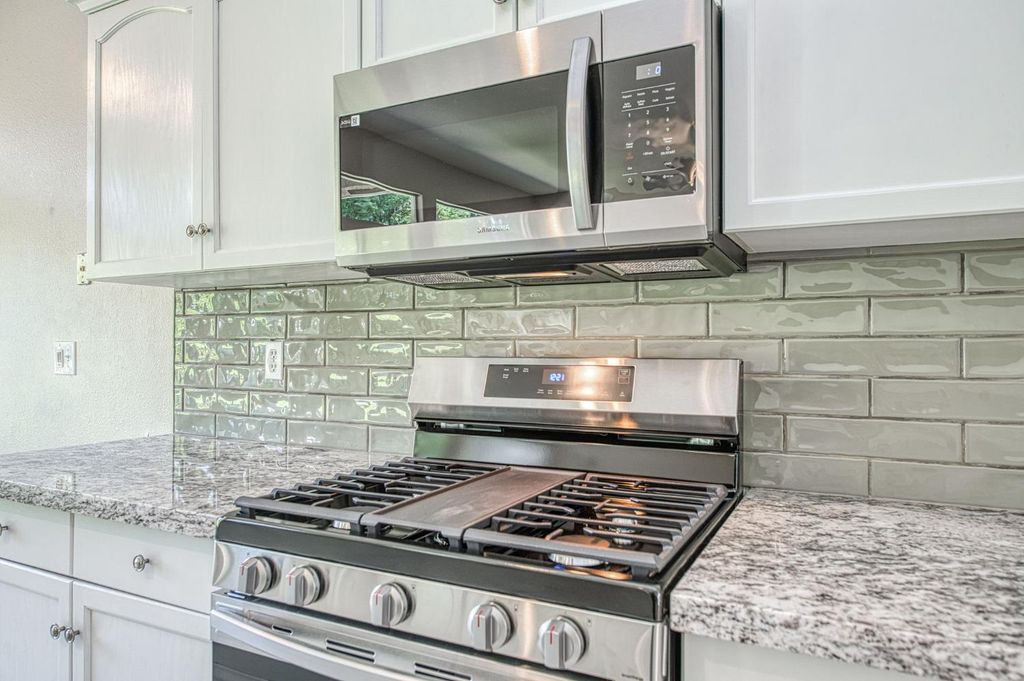 Image 20 of property listing at 5484 El Paso, Fresno, CA 93722